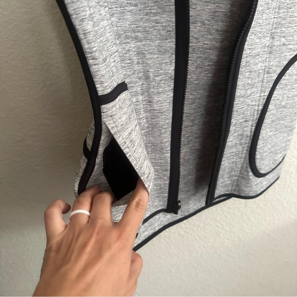 Lululemon Gray Sleeveless Hoodie Vest size 4 - Picture 2 of 5